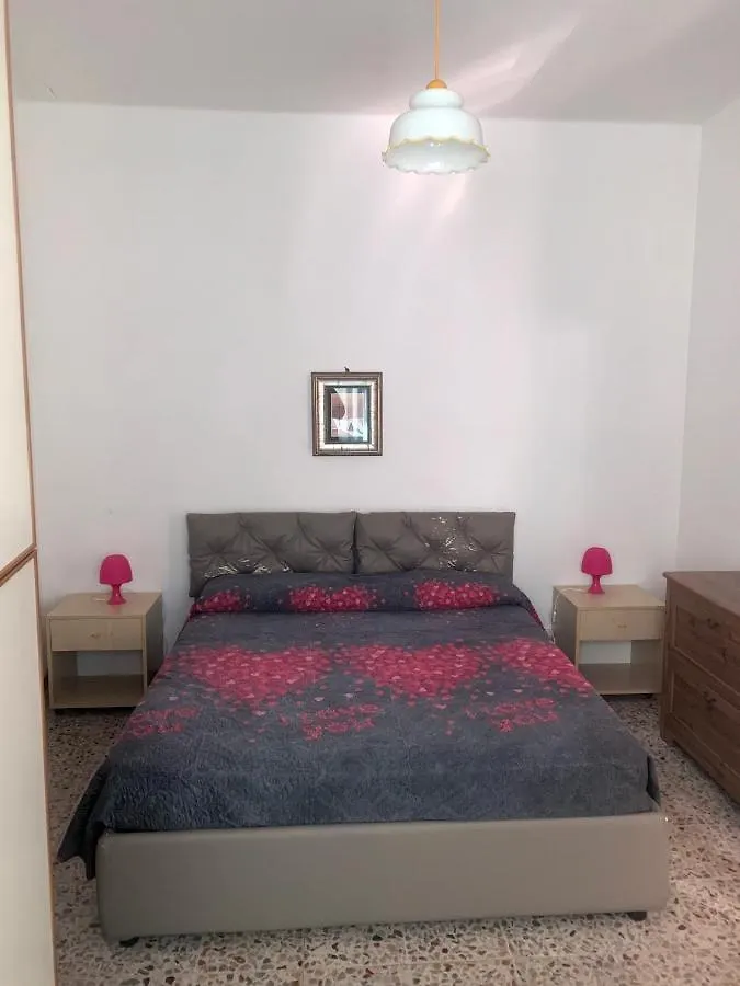 Apartment Casa Bianca 5 - Confortevole In Centro A Moneglia Italy