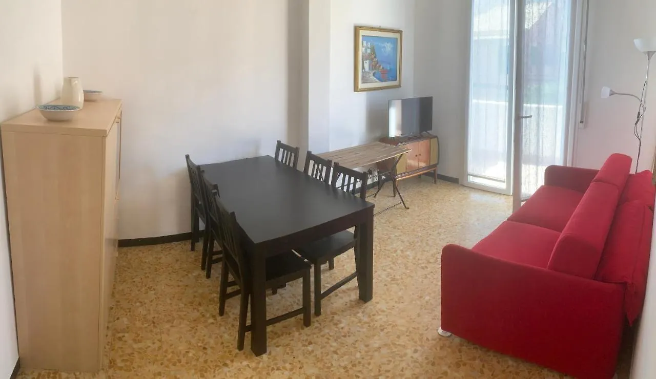 Casa Bianca 5 - Confortevole In Centro A Moneglia 0*,  Italy